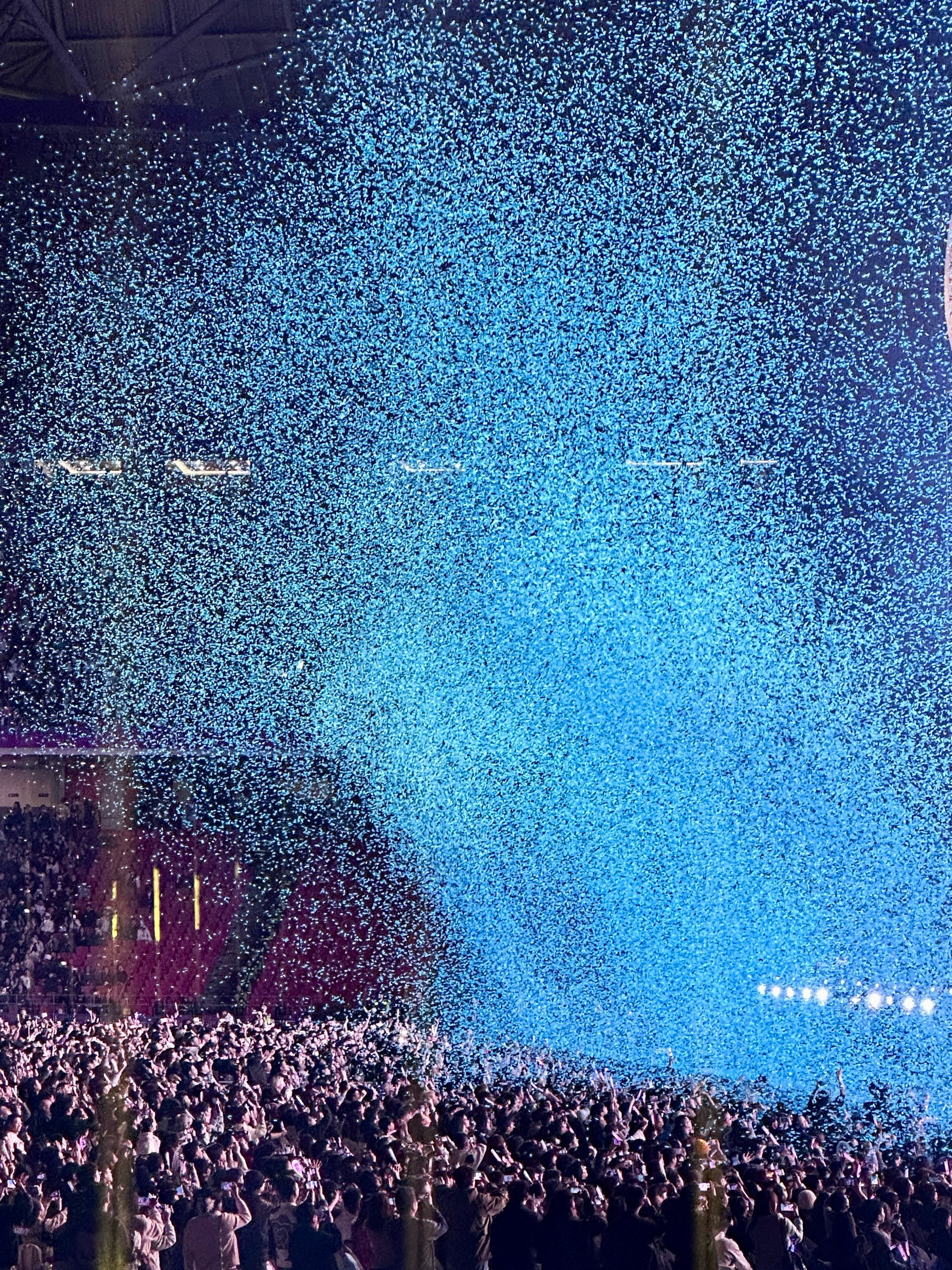 关于里程碑夜！瓦伦西亚迎来里程碑，NBA季后赛今晚刷纪录，气氛紧张，临场指挥获称赞的信息