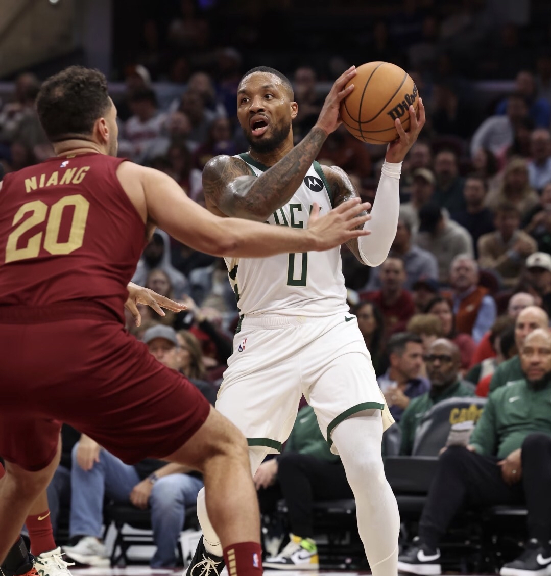 关于西亚卡姆在雄鹿比赛中连败，精彩发挥引发热议！的信息