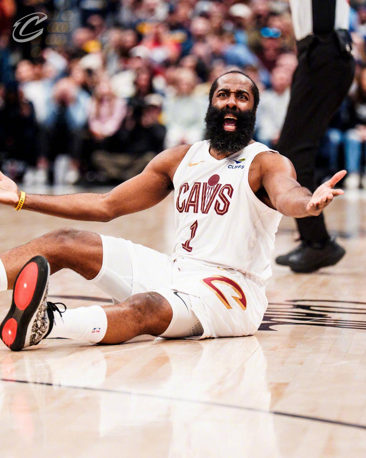 包含哈登赛事官方发布回归赛场新规，掘金争议不断！的词条