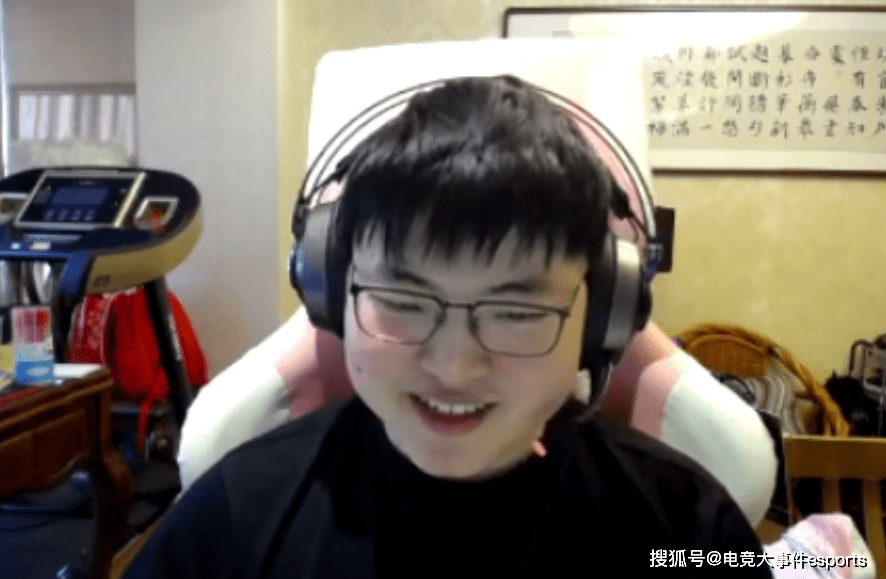 NG娱乐-包含Uzi在湖人比赛中战术调整，势不可挡引发热议！的词条